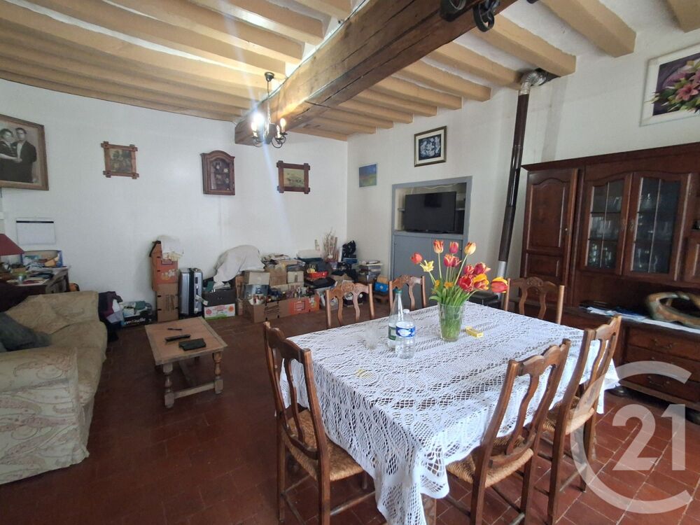 Nichée au c½ur du village d'ÉtaislaSauvin, cette maison ....