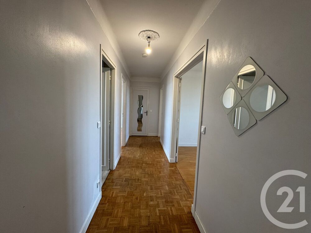 COLOMBES : Rue Guerlain, Grand 3 pièces de 72 m² à 7 min....