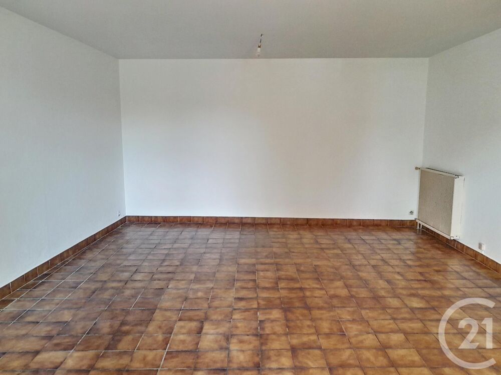 35600 - BAINS SUR OUST Maison de bourg, proche....