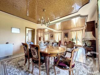  Maison  vendre 8 pices 320 m