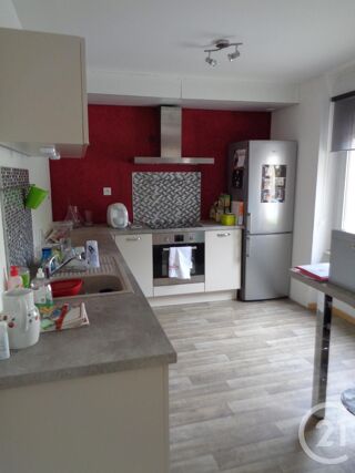  Appartement à louer 4 pièces 75 m²
