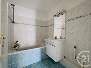  Appartement à louer 3 pièces 90 m²