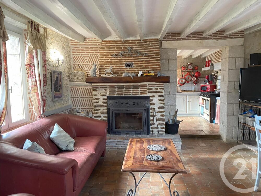 Venez découvrir ce petit bijou dans un hameau calme proc....