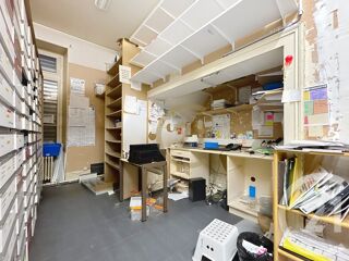  Appartement à louer 4 pièces 166 m²