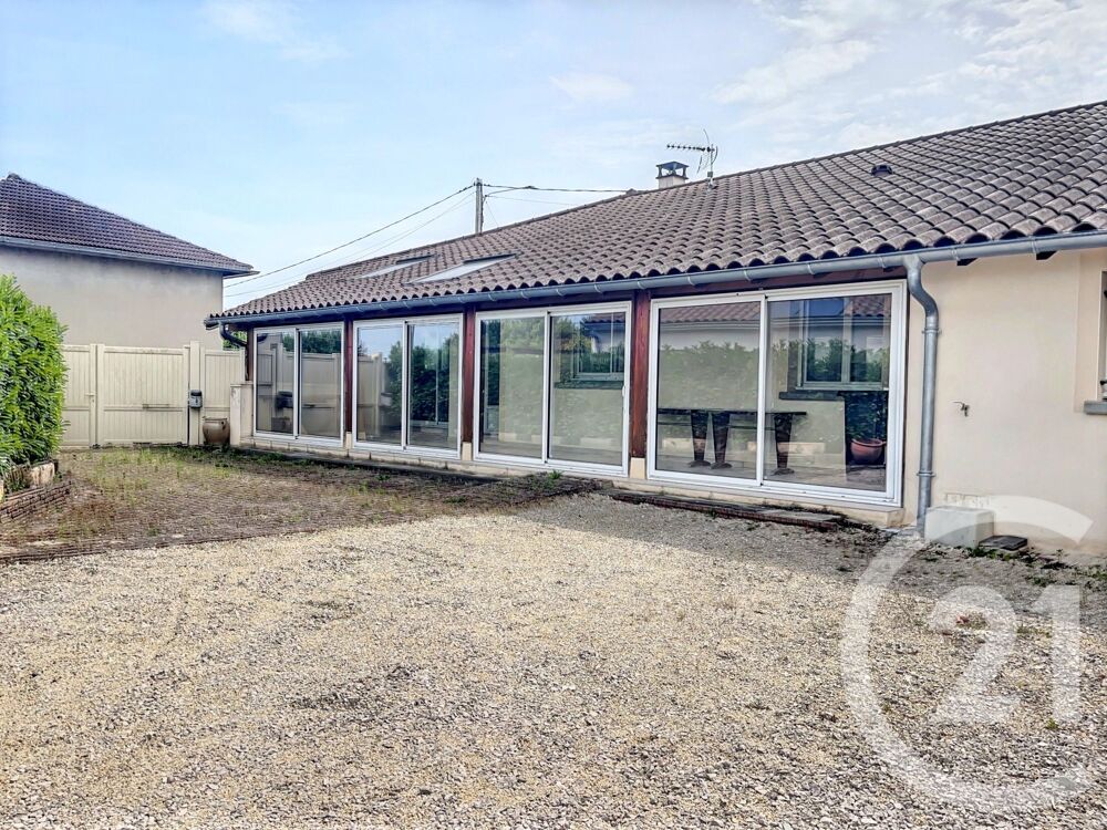 Maison 3 pièces 181 m² · à Attignat · 181 m² · 250 000 €