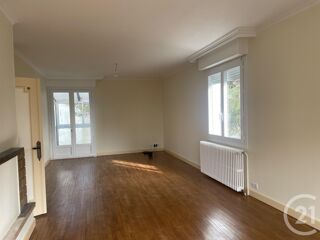  Maison à louer 6 pièces 250 m²