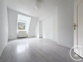  Appartement à louer 3 pièces 80 m²