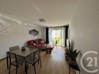  Appartement à louer 4 pièces 81 m²