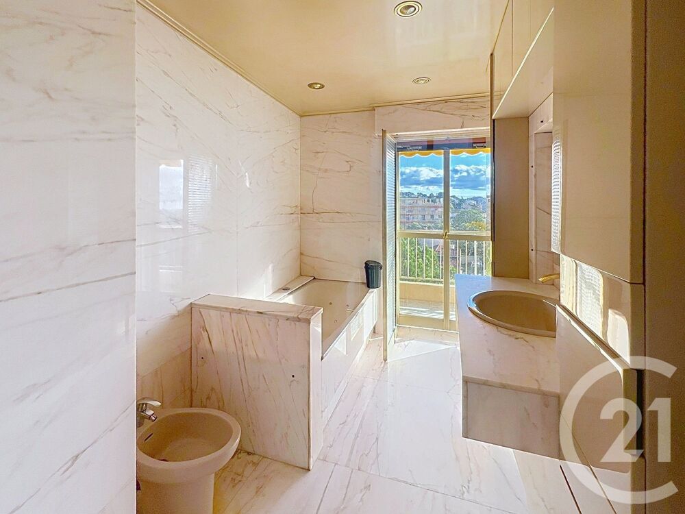 � vendre  Appartement Antibes (06600)