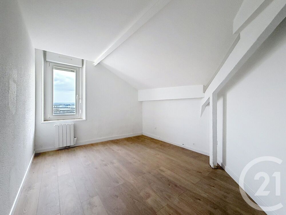location Appartement - 2 pièce(s) - 50 m² Sochaux (25600)