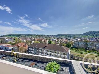  Appartement à louer 4 pièces 89 m²