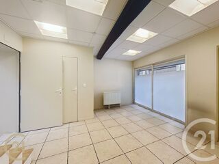  Appartement à louer 1 pièce 82 m²