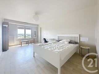  Appartement à louer 2 pièces 80 m²