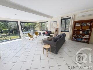  Maison à louer 6 pièces 205 m²