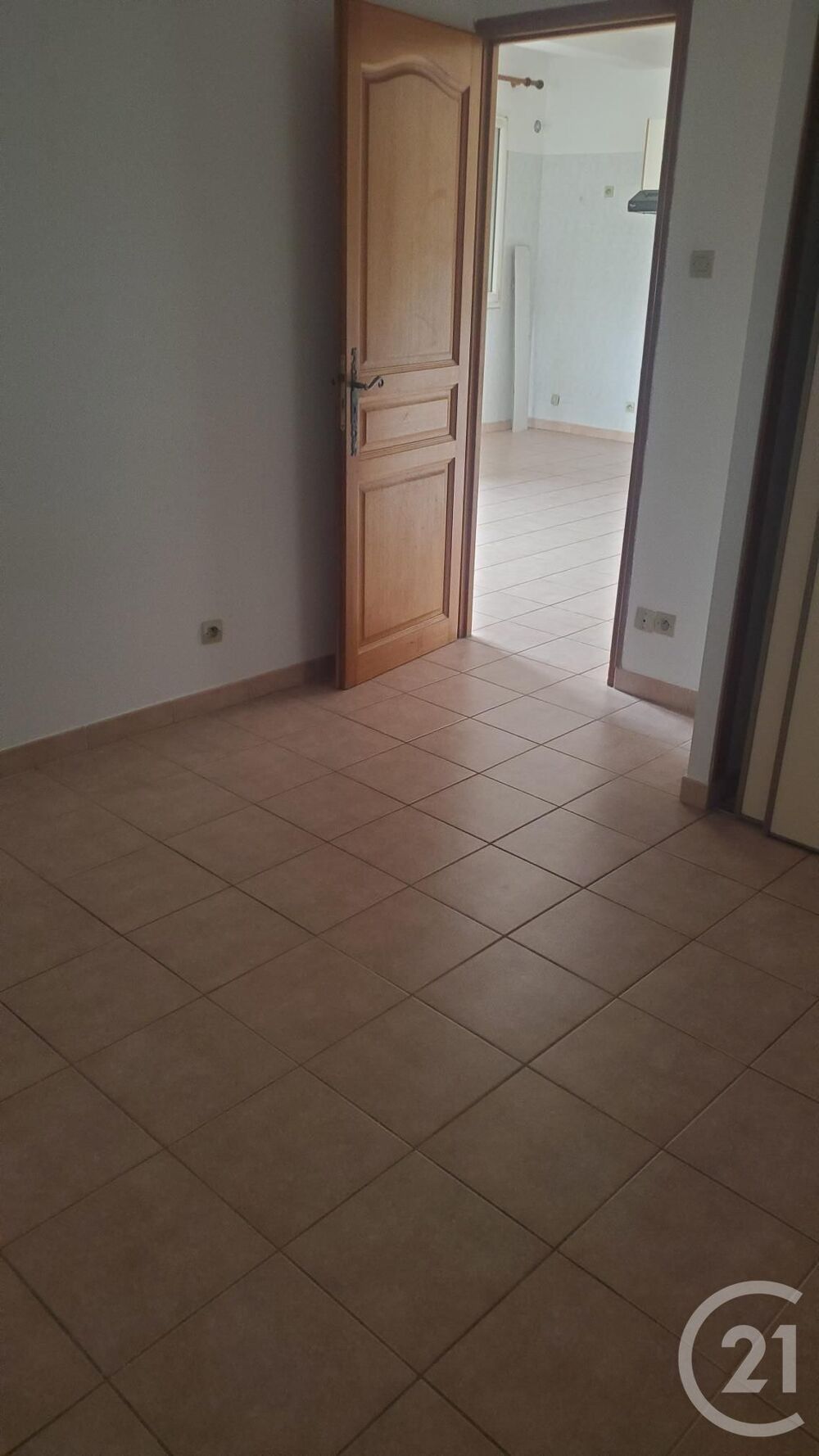À la recherche d'un appartement lumineux à louer à Cavil....