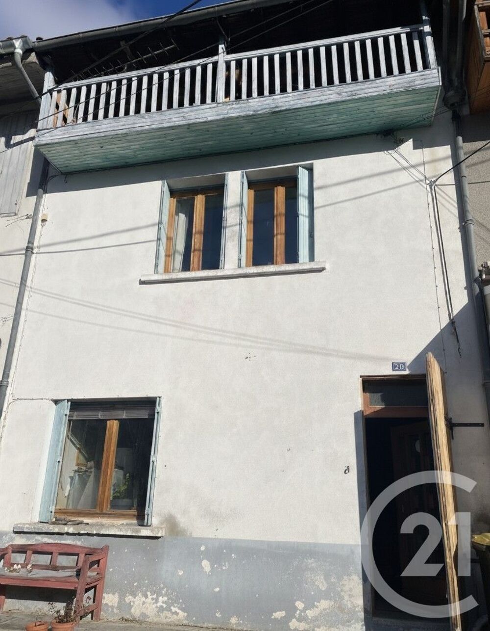Maison de village sur 3 niveaux de 90 m2, au rdc petit a....