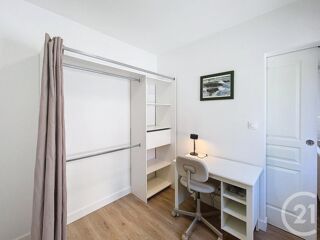  Appartement à louer 7 pièces 10 m²