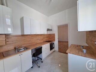  Appartement à louer 4 pièces 89 m²