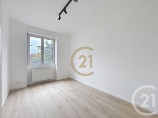  Appartement à louer 4 pièces 71 m²