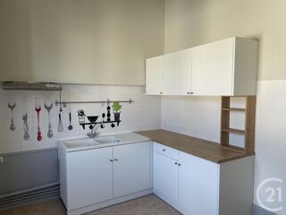  Appartement à louer 4 pièces 96 m²