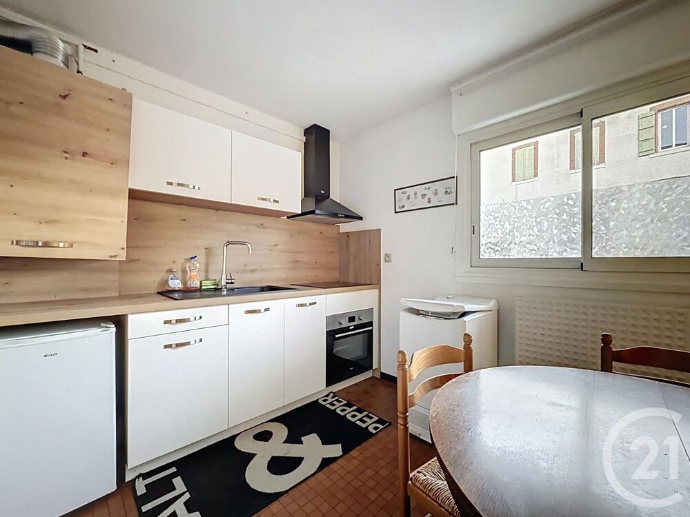 Découvrez cet appartement de 2 pièces, situé au 1er étag....