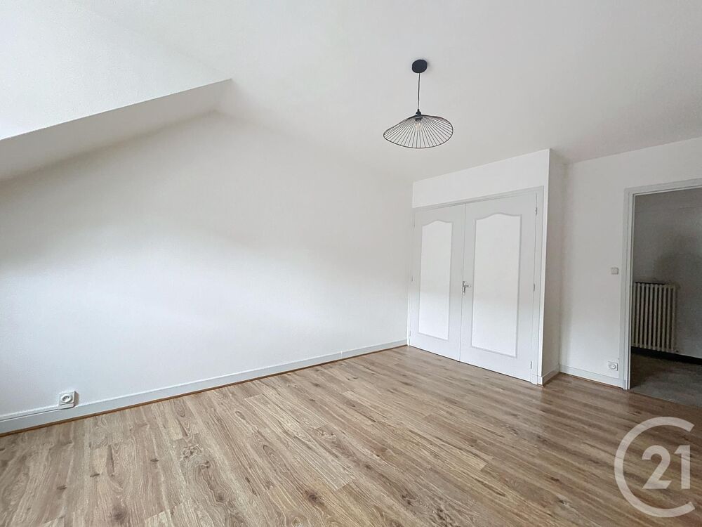 location Appartement - 3 pièce(s) - 91 m² Saint-Pourçain-sur-Sioule (03500)