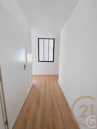  Appartement à louer 5 pièces 115 m²