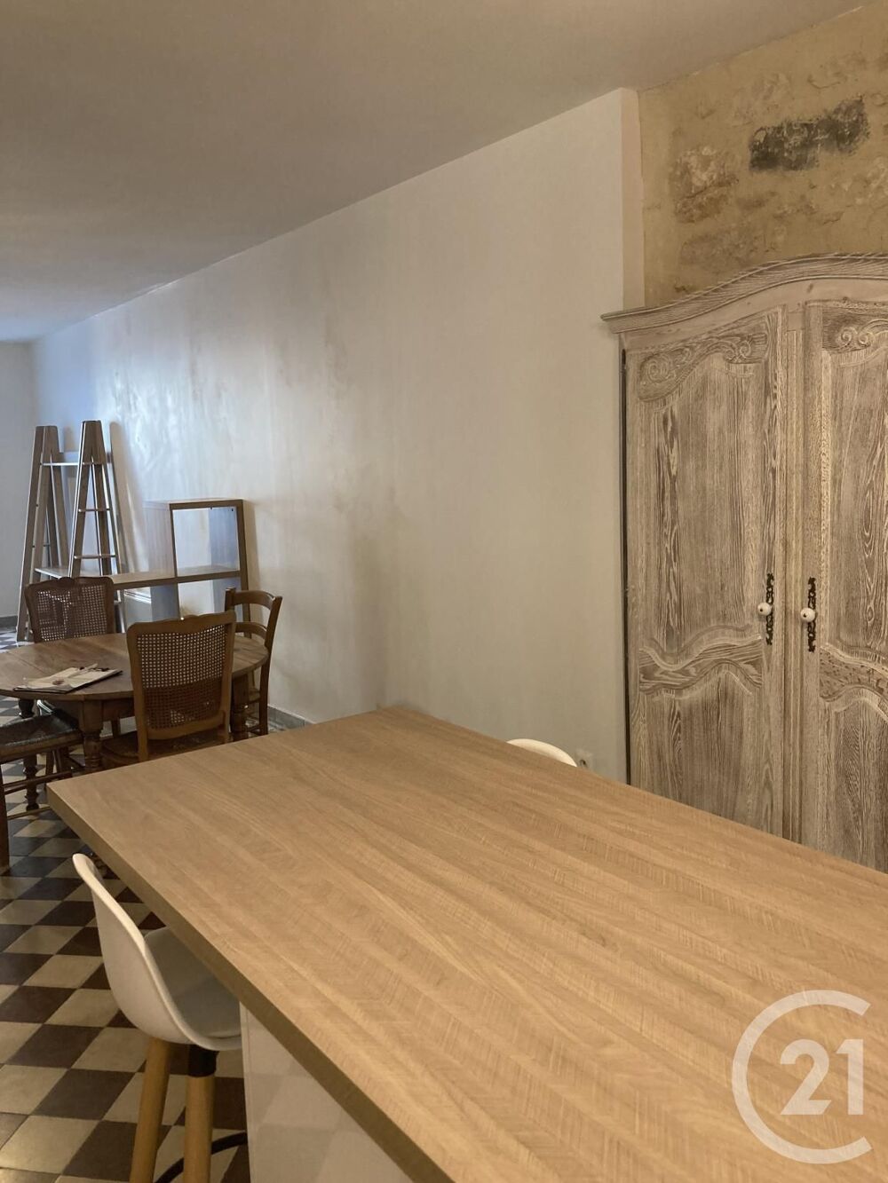 location Appartement - 2 pièce(s) - 60 m² Bagnols-sur-Cèze (30200)