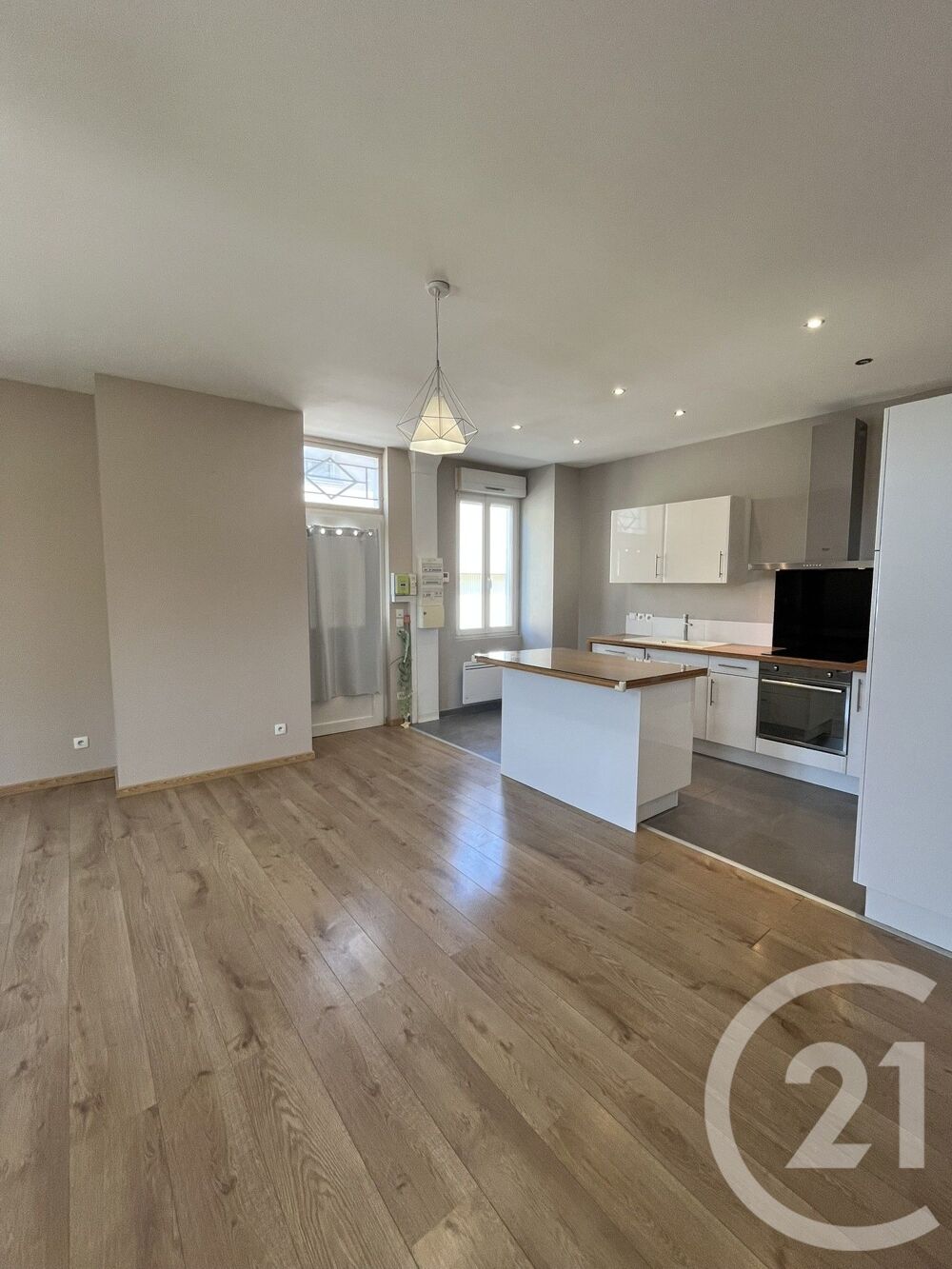 location Appartement - 3 pièce(s) - 65 m² Aix-les-Bains (73100)