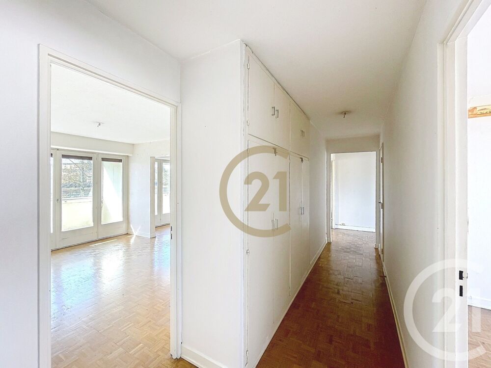Découvrez à Belfort cet appartement de 106m² situé au pr....