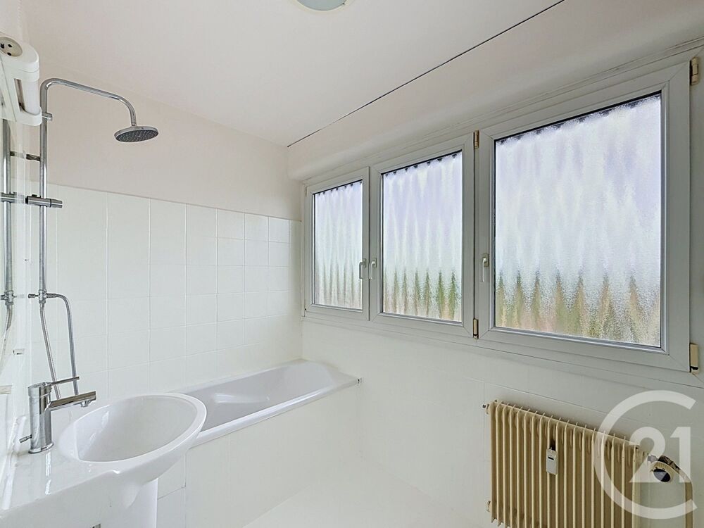 location Appartement - 4 pièce(s) - 81 m² Seloncourt (25230)
