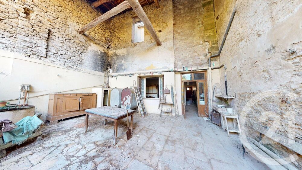 Au c½ur de Castets-et-Castillon, maison de ville à rénov....
