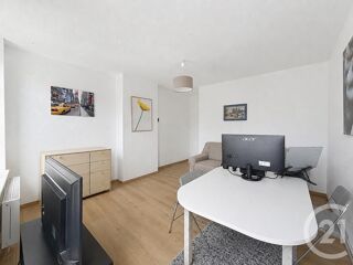  Appartement à louer 2 pièces 45 m²
