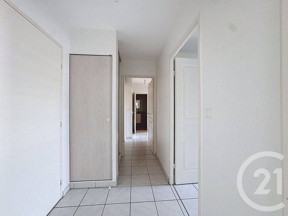 Venez découvrir ce 3 pièces de 68 m2 dans une résidence ....