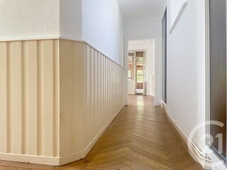  Appartement à louer 3 pièces 98 m²