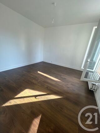  Appartement à louer 4 pièces 74 m²