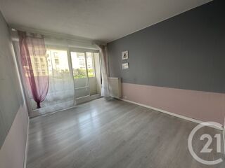  Appartement à louer 3 pièces 76 m²