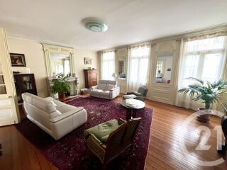  Maison à vendre 15 + pièces 550 m²