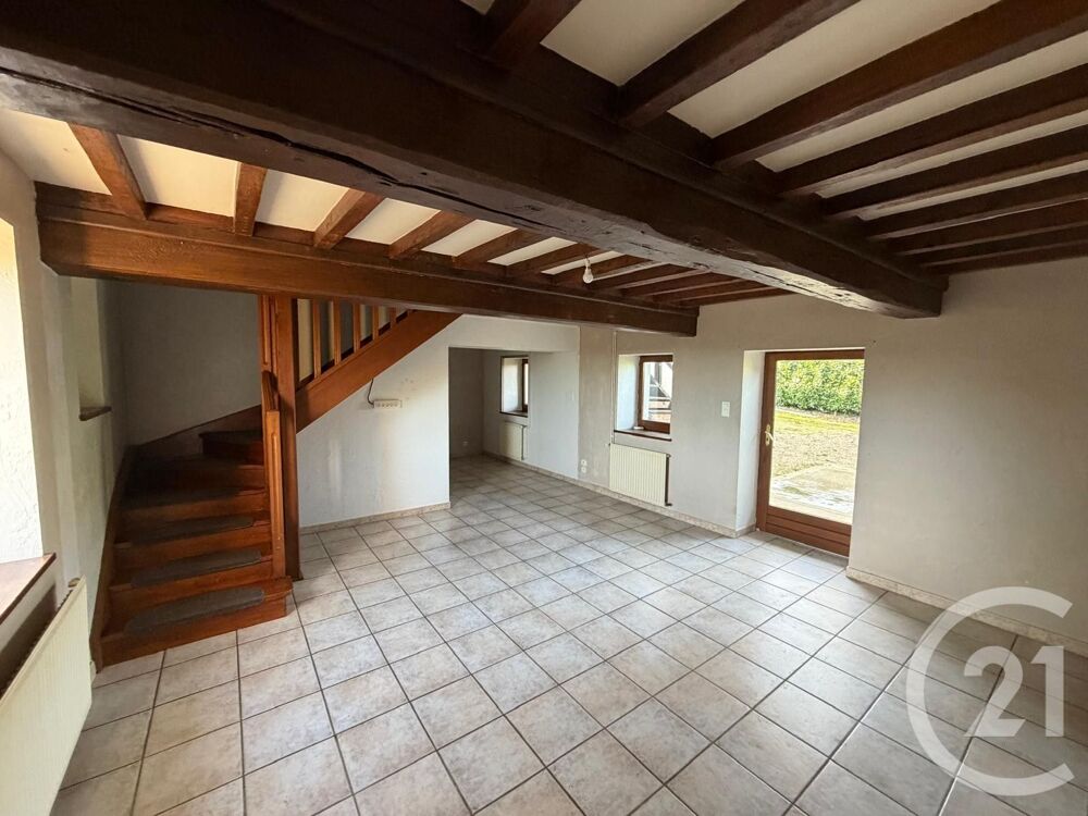 Située dans un hameau paisible de Chaleins, cette maison....