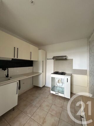  Appartement à louer 3 pièces 63 m²