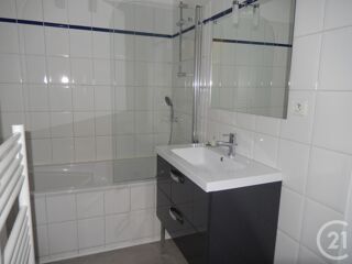  Appartement à louer 3 pièces 49 m²