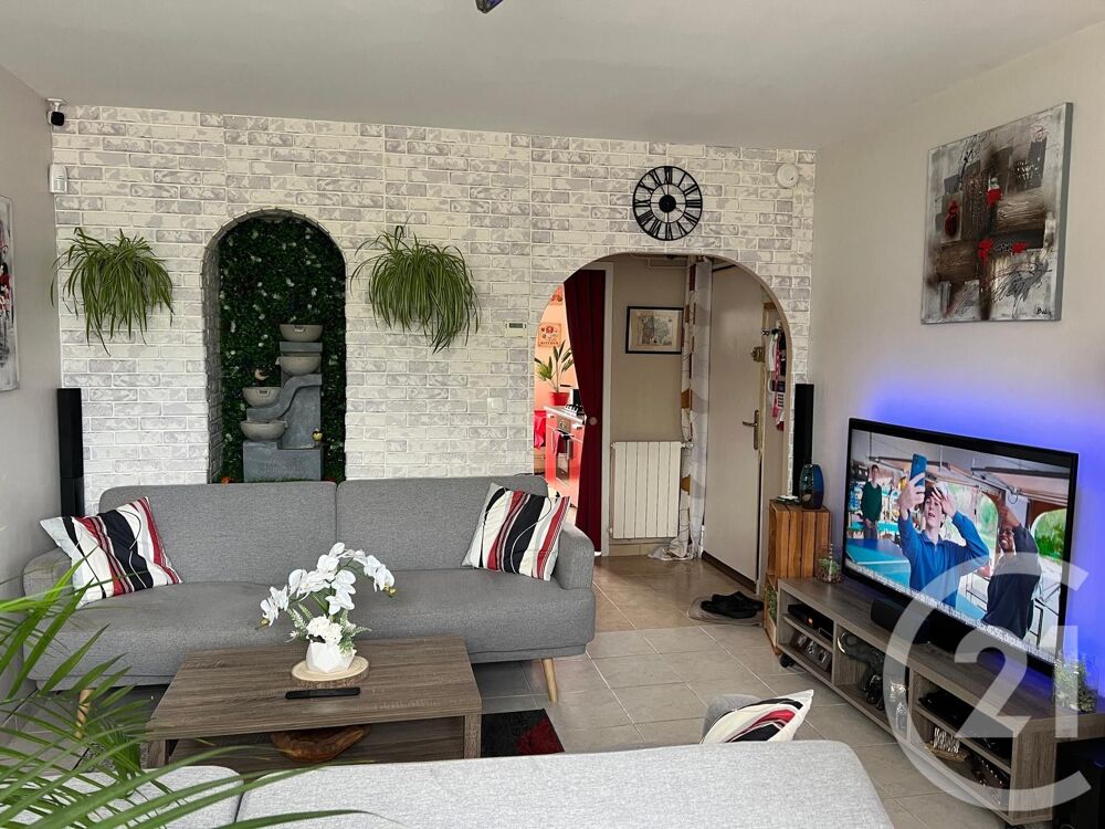Appartement de 71m², dans un quartier très calme de Neve....