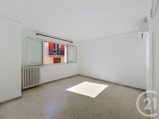  Appartement à louer 4 pièces 85 m²