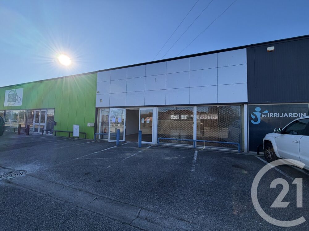 location Maison - 1 pièce(s) - 350 m² Saint-Jean-du-Falga (09100)