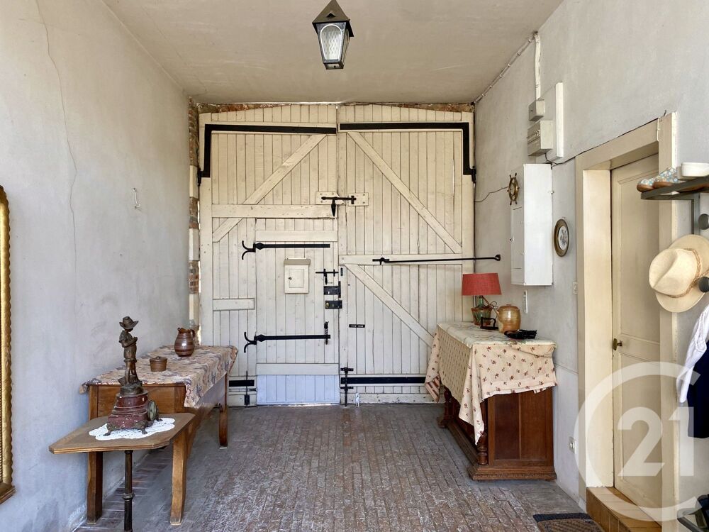 Située en plein c½ur de Saint-Amand-en-Puisaye, cette ma....