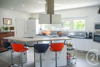  Maison � vendre 7 pi�ces 270 m�