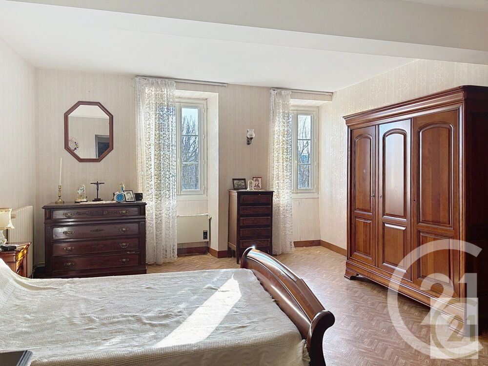 Nichée au c½ur de Avignonet-Lauragais, cet ensemble immo....