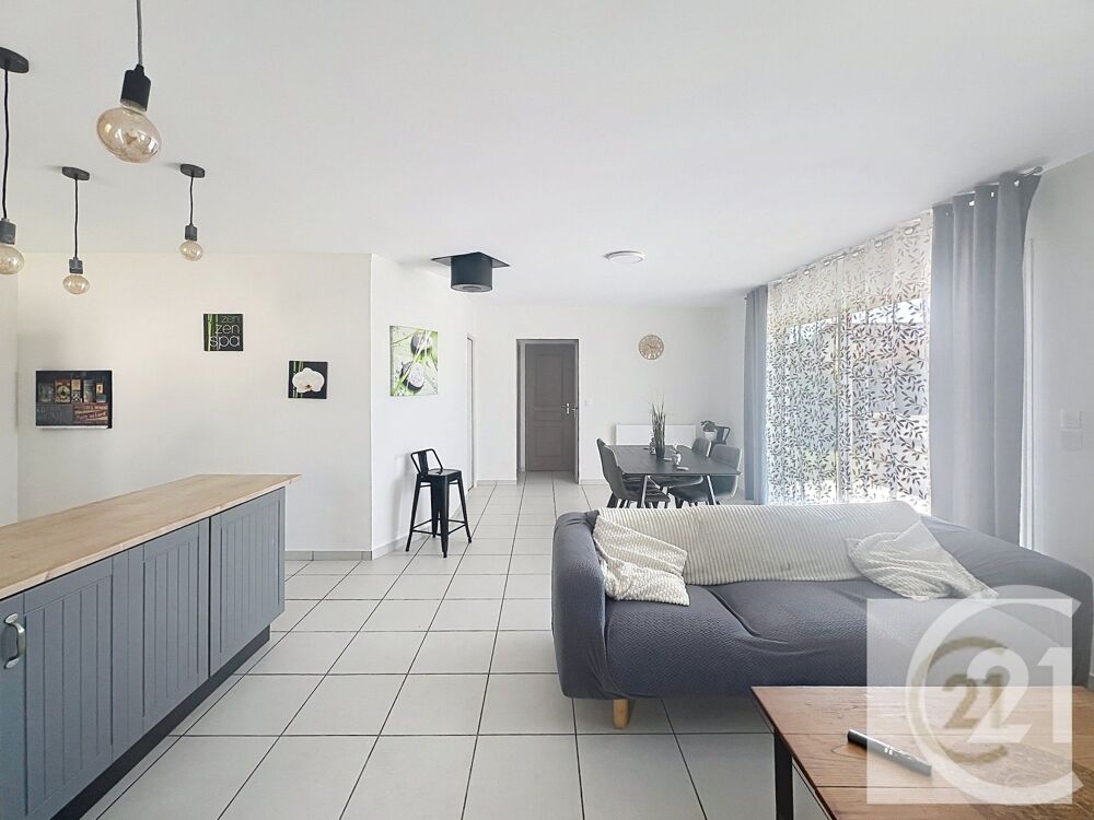 Nichée dans le calme de Labastided'Anjou, cette maison a....
