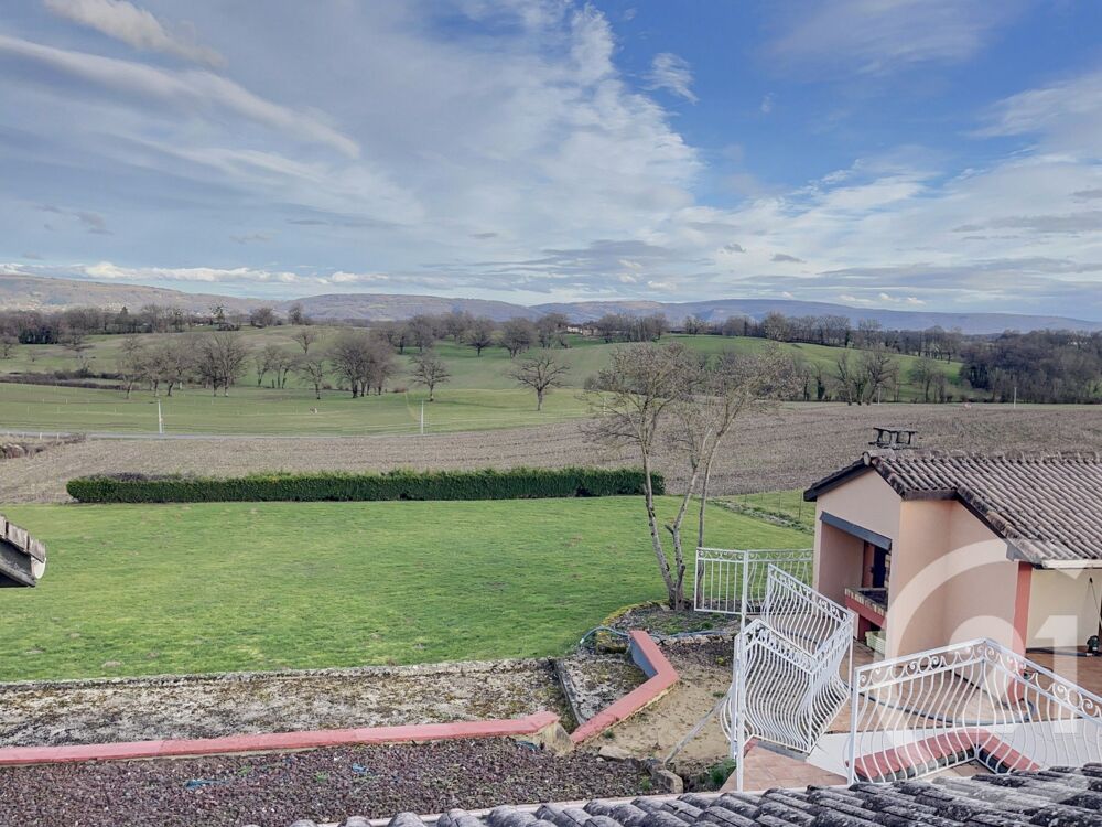 Villa avec piscine et vue sur le Revermont Sit....