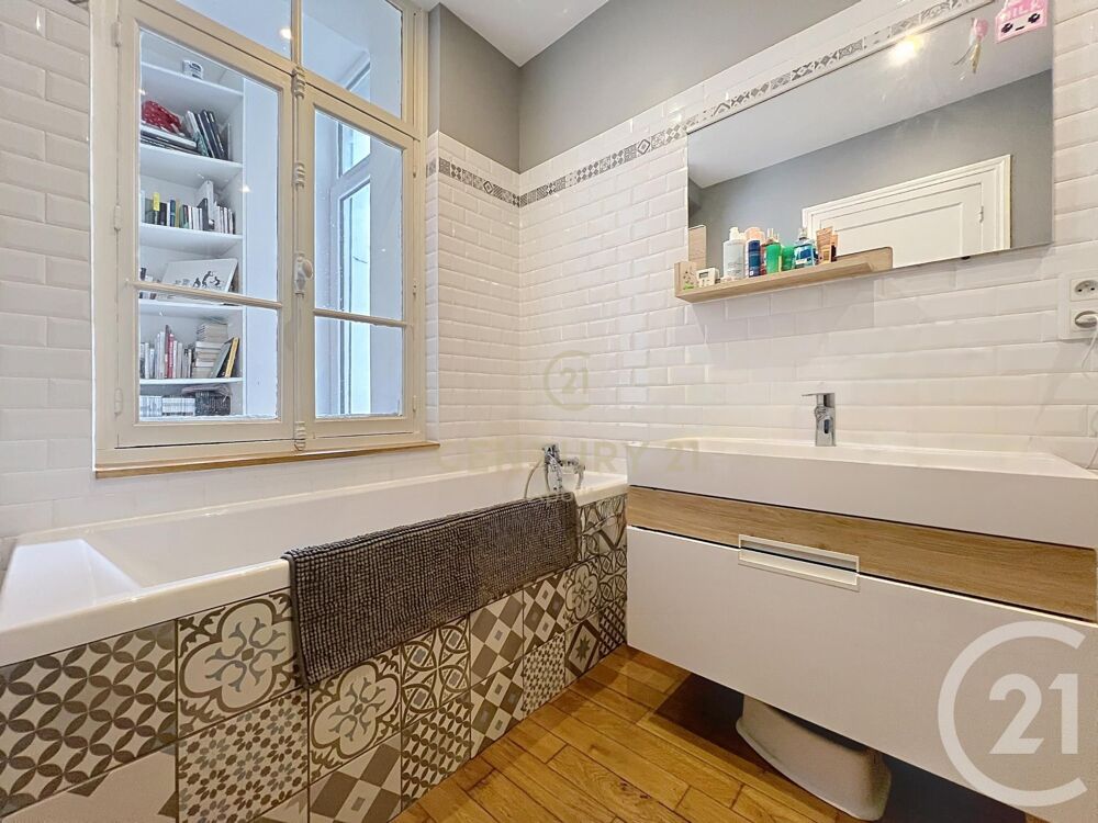 vente Appartement - 5 pièce(s) - 145 m² La Madeleine (59110)